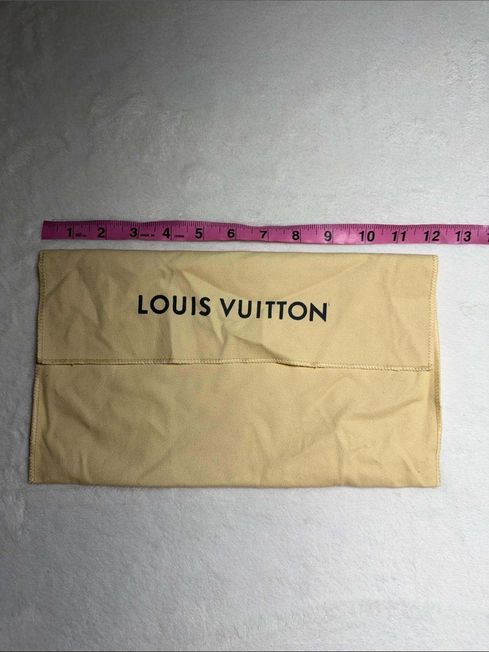 Louis Vuitton Beige Dust Bag with Black Logo - Picture 2 of 5